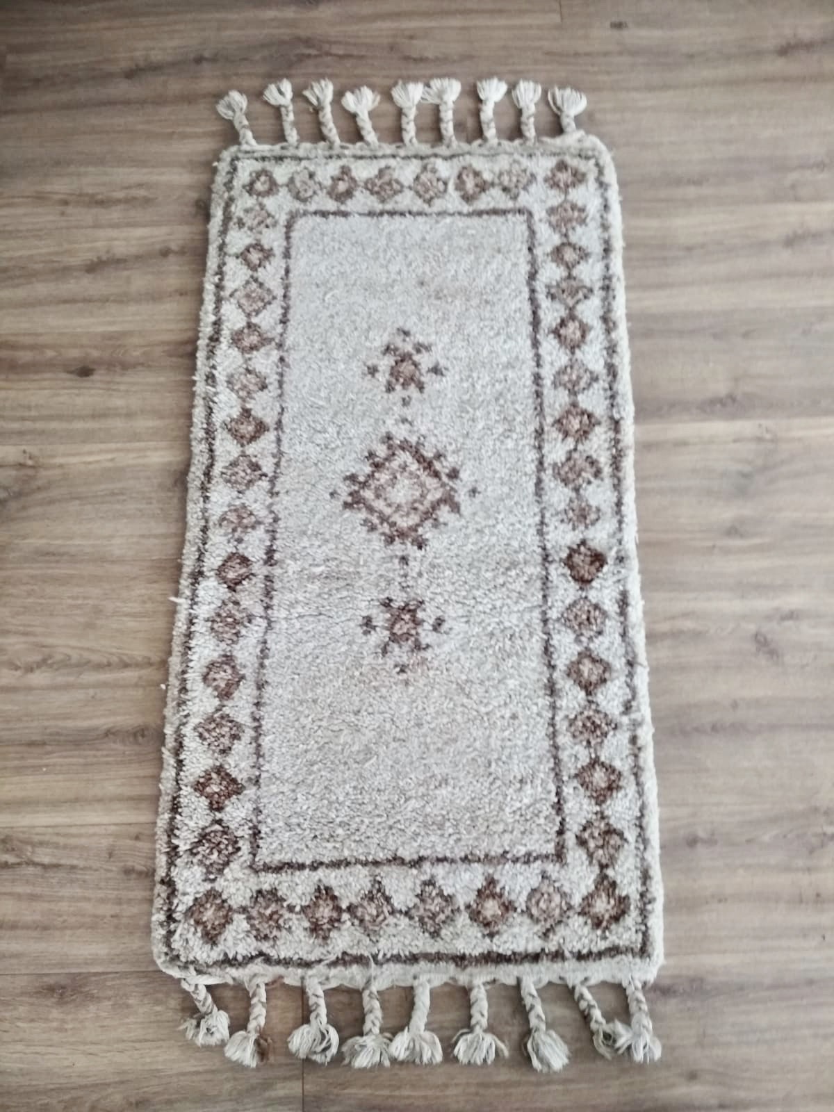 handgeknüpfter Baumwolle Teppich aus Marokko, weiß mit Muster und Franzen 