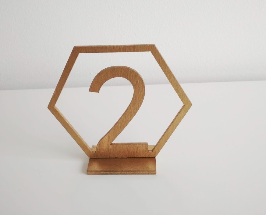 Tischnummern Hexagon aus Holz 